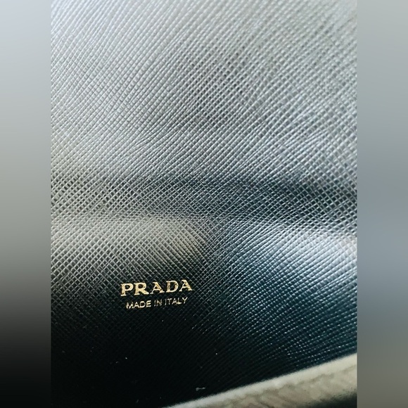 Prada Black Saffiano Leather Bi fold wallet card case logo embellished - Picture 3 of 12